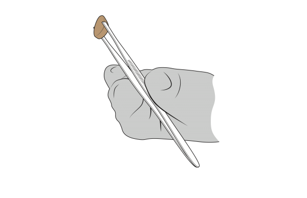 Black-and-white industrial design drawing of Cindy's hand (in grey) holding the tweezers, which grip a brown pill.